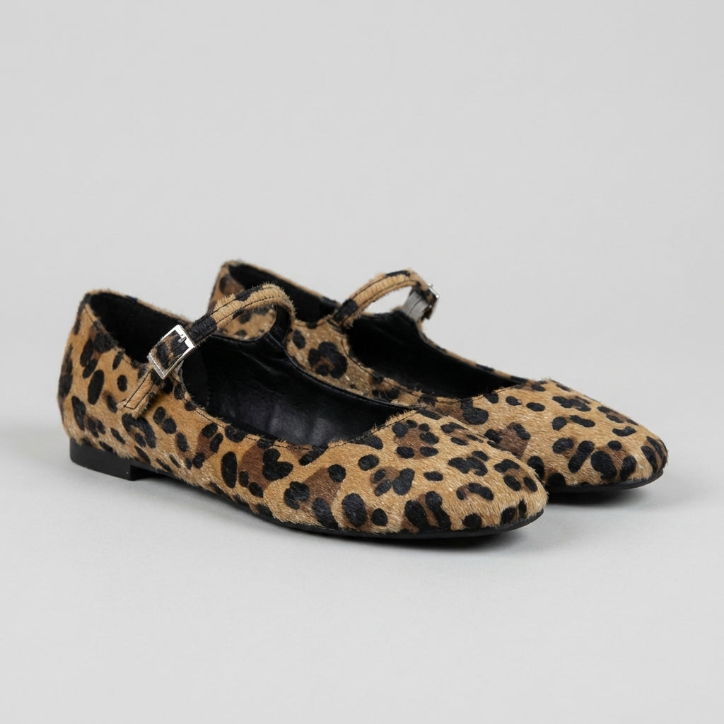 Fitted Leopard Print Mary Jane Flats with Buckle Strap for Women – Stylish & Comfortable