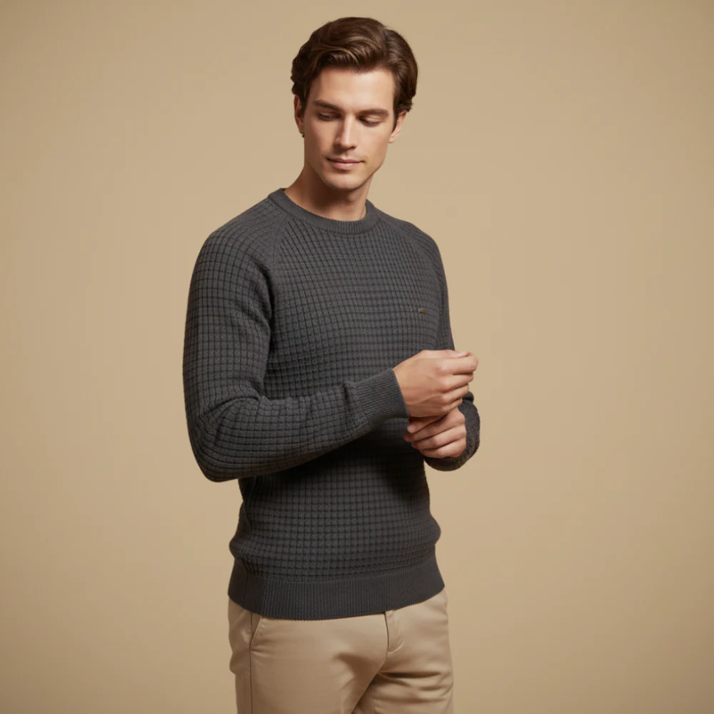 Men's long sleeve crew neck sweater