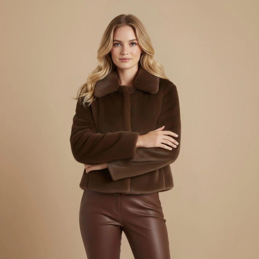 Women's loose fit winter coat with wide collar