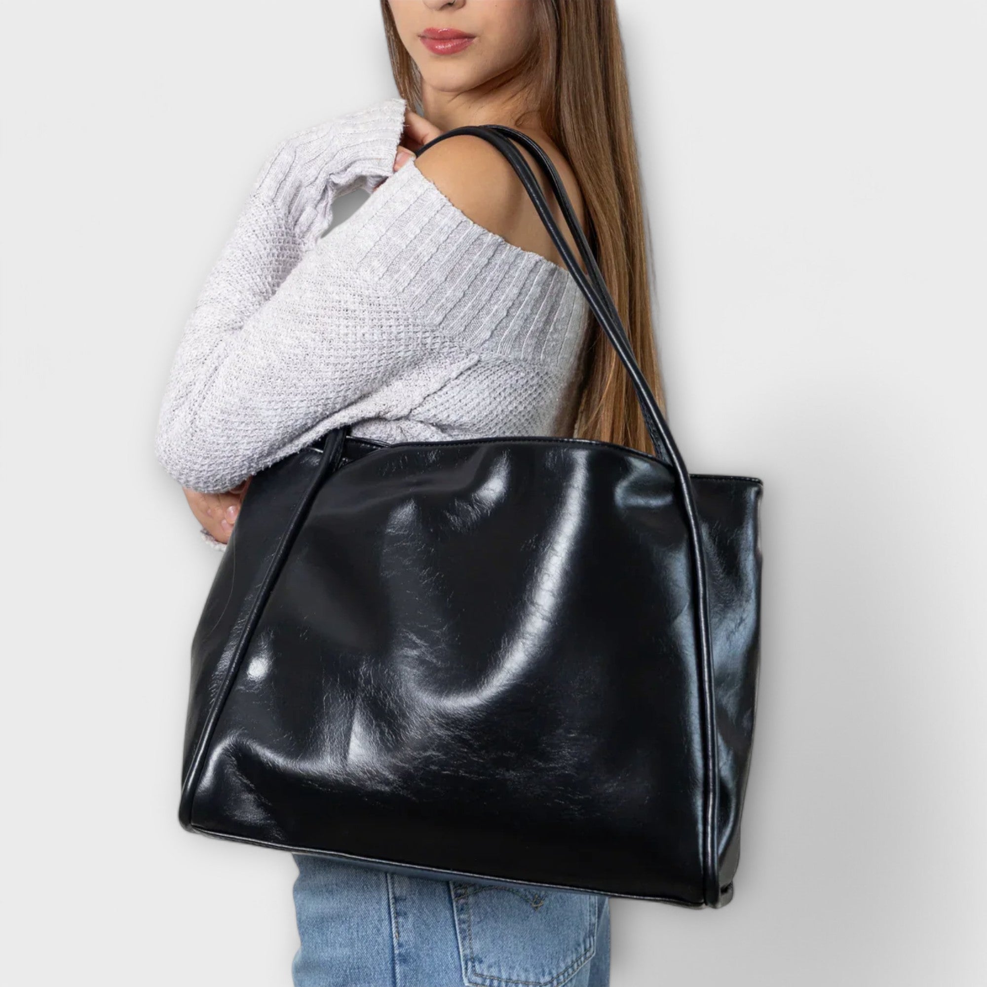 Minimalist Unstructured Tote Bag for Women – Stylish Everyday Convenience